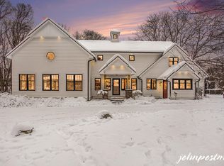 5663 Cascade Rd SE, Grand Rapids, MI 49546