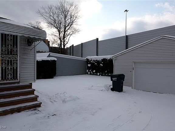2nd image of 1526 Parker Dr