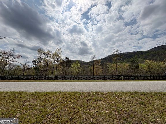 5th image of 21 Yonah Lake Dr