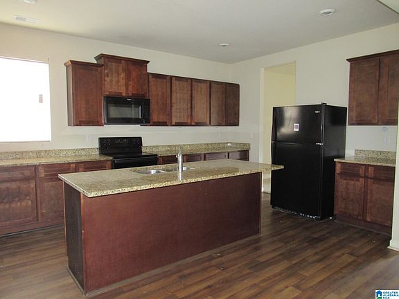 4th image of 685 Clover Cir