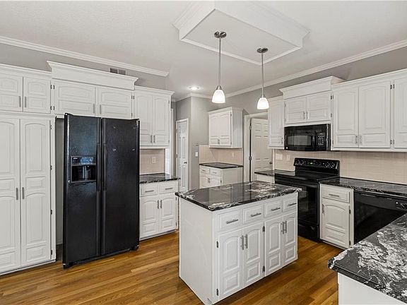 5th image of 12904 Garnett Ln