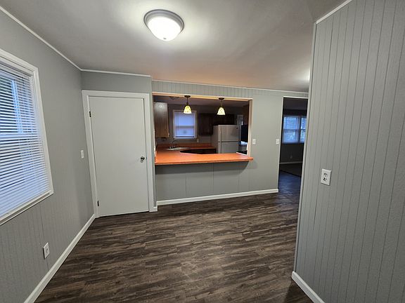 2nd image of 912 Birchwood Ave
