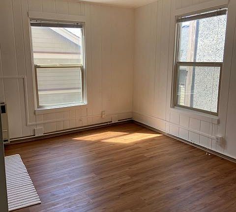 2nd image of 1420 4th Ave W #2p0nhm29f