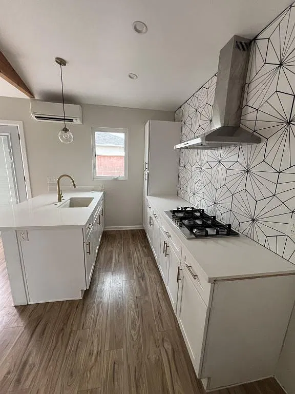 11227 Cecilia St — Photo 1