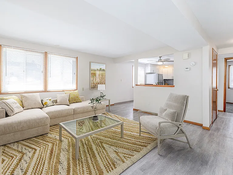 Raintree Island Apartment Homes — Photo 7