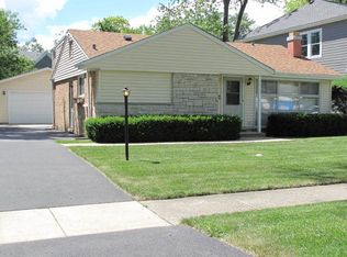 1112 N Douglas Ave, Arlington Heights, IL 60004
