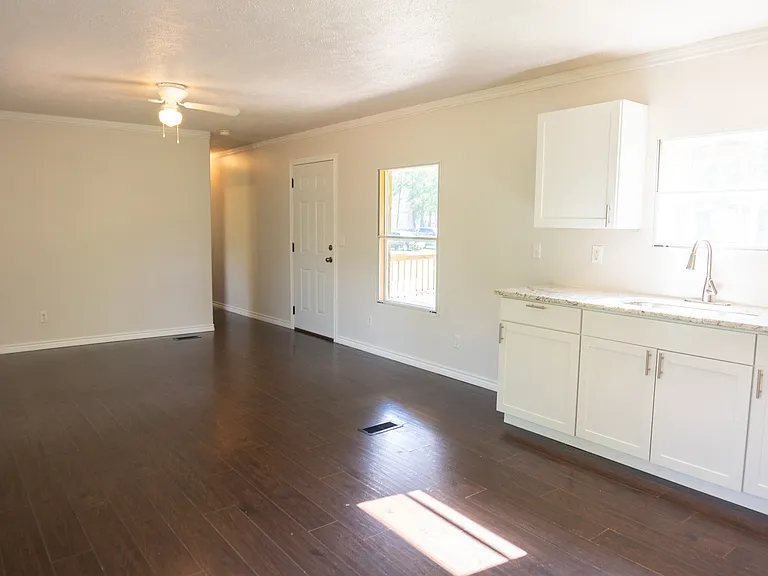 4210 W Sutton Dr — Photo 4