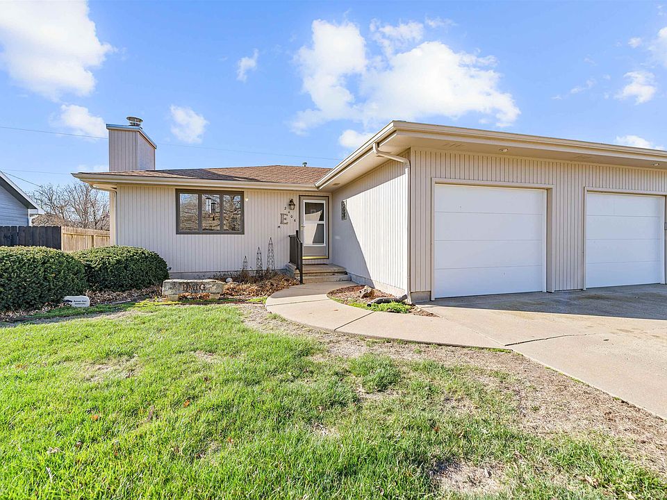 1st image of 2406 Village Ln
