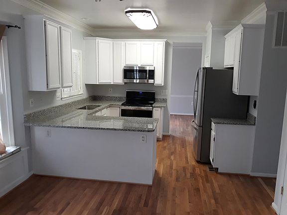 2nd image of 2 Newmarket Ct