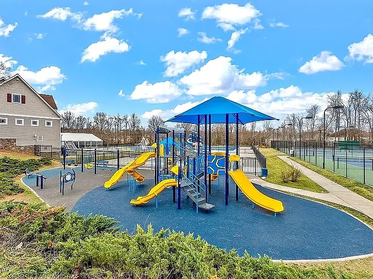 9708 Walkers Glen Dr — Photo 16