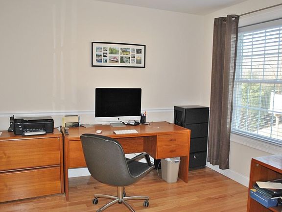 4th image of 119 Brody Ln #0