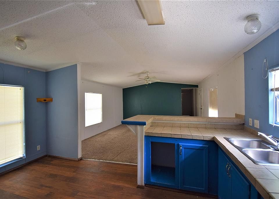 2nd image of 6000 Spring Creek Pkwy