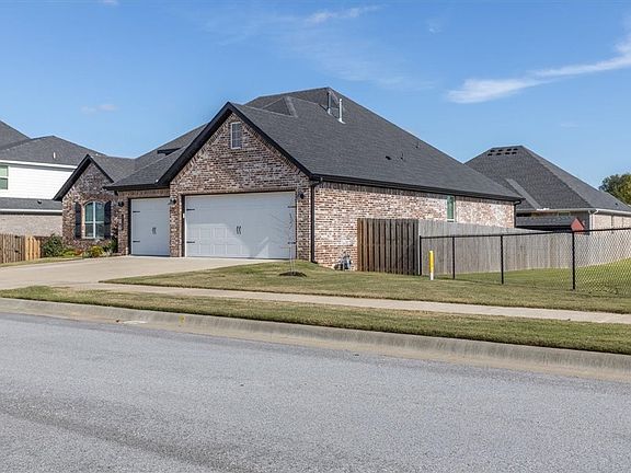 3rd image of 2100 Crandall Rd