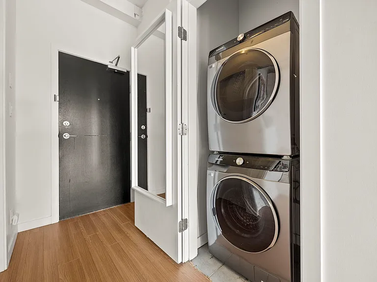 121 Brew St — Photo 2
