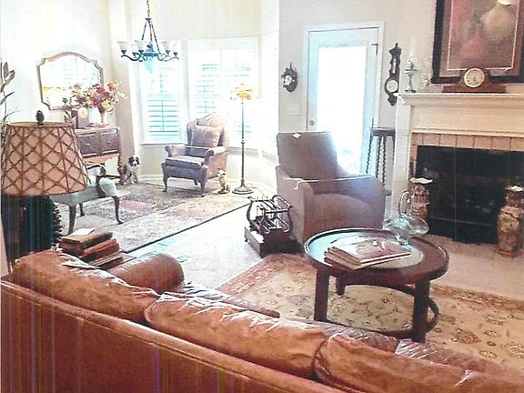 5th image of 140 Camellia Ln