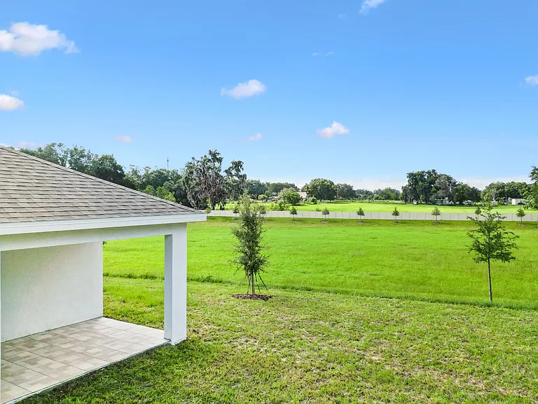 Private setting of back patio with no neighbors in view