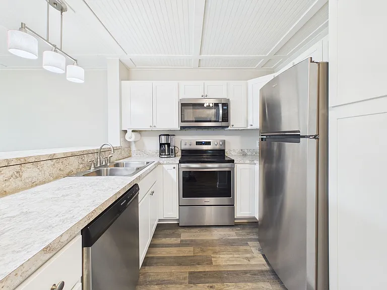 1336 Hunters Rd #C — Photo 8