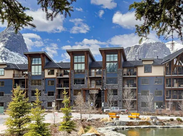1105 N Spring Creek Dr #302, Canmore, AB T1W 0M6