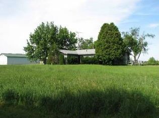 2017 Island Rd, Harvard, IL 60033