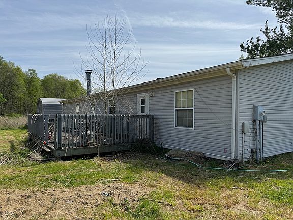 3rd image of 11724 Maple St