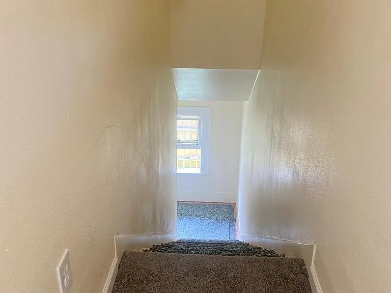 2119 Davis St — Photo 8