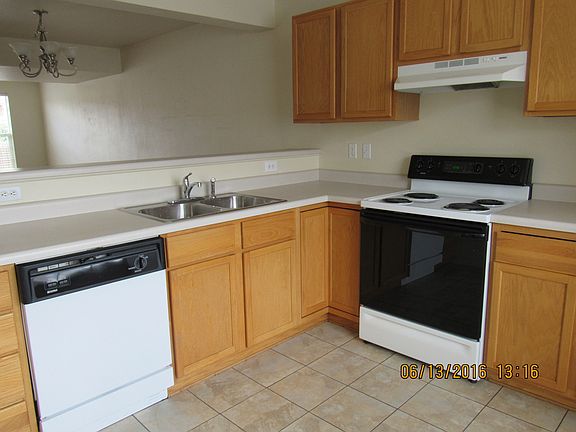 2nd image of 934 W 24th St