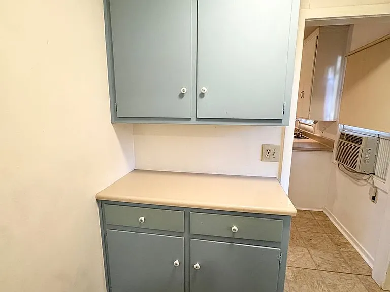 461 Walnut St — Photo 11