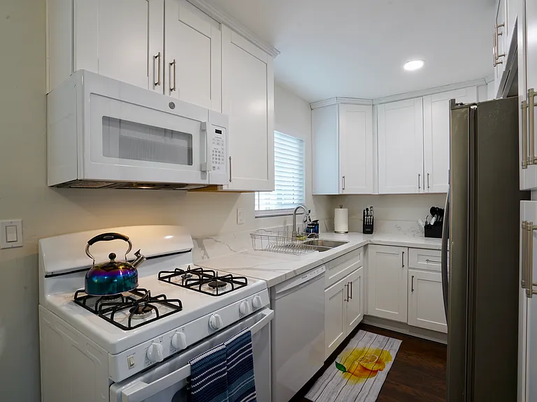 2754 Nye St — Photo 11