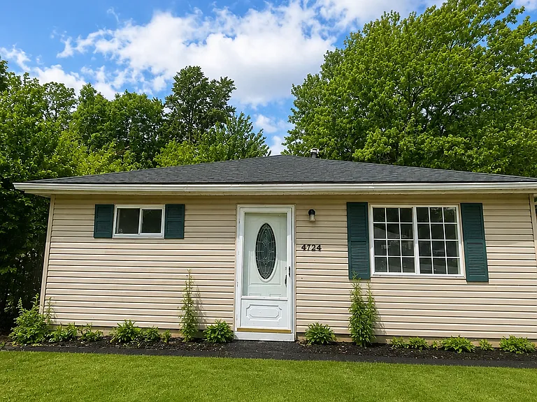 4724 Homewood Dr — Photo 1