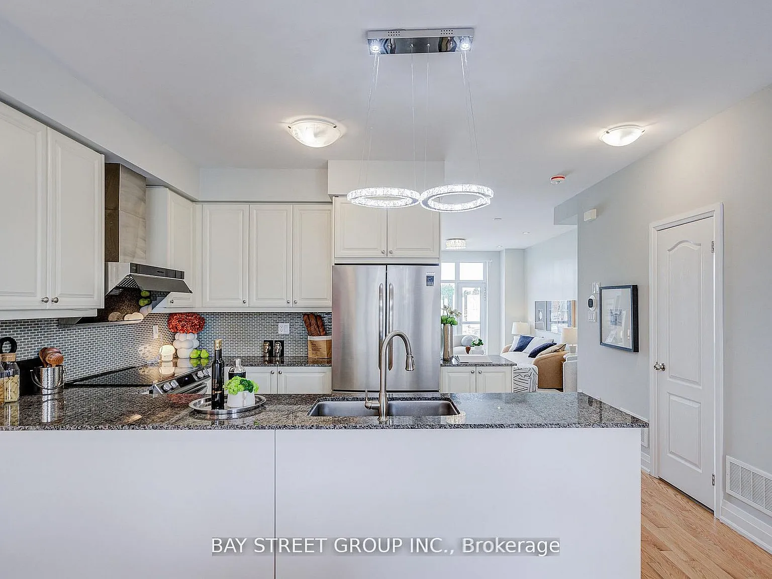 3 bed, $4,800 — Photo 4