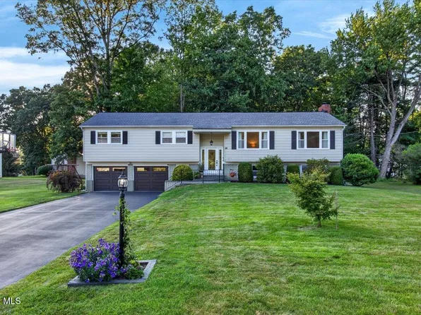 1 Cortes Court, Clifton Park, NY 12065