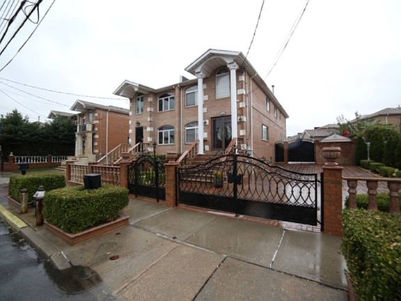 2nd image of 7319 Avenue T