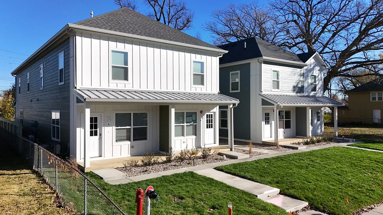 3909 Winthrop Avenue - B — Photo 2