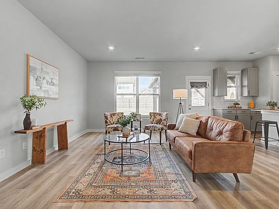 5th image of 474 Irwin Way