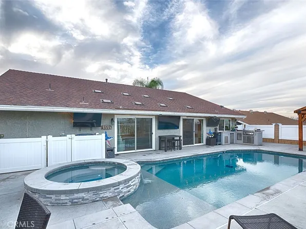 2015 W Ontario Ave, Corona, CA 92882