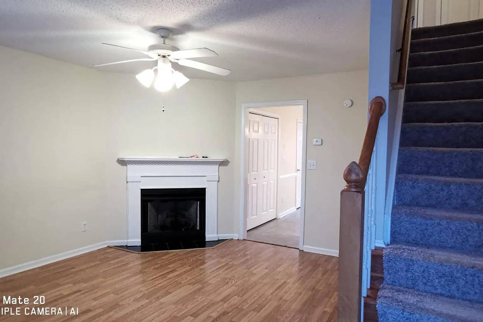 2 bed, 1.5 bath, 1040 sqft, $1,000 — Photo 3