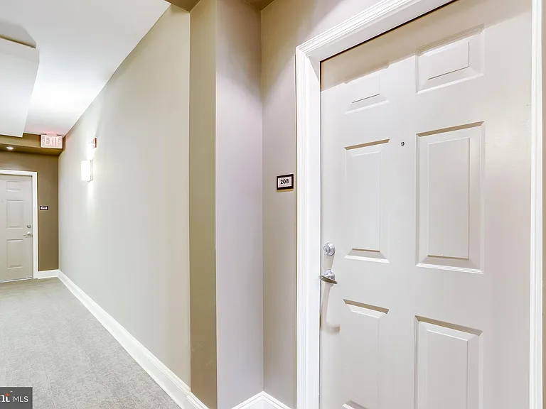 1115 Cameron St #208 — Photo 96