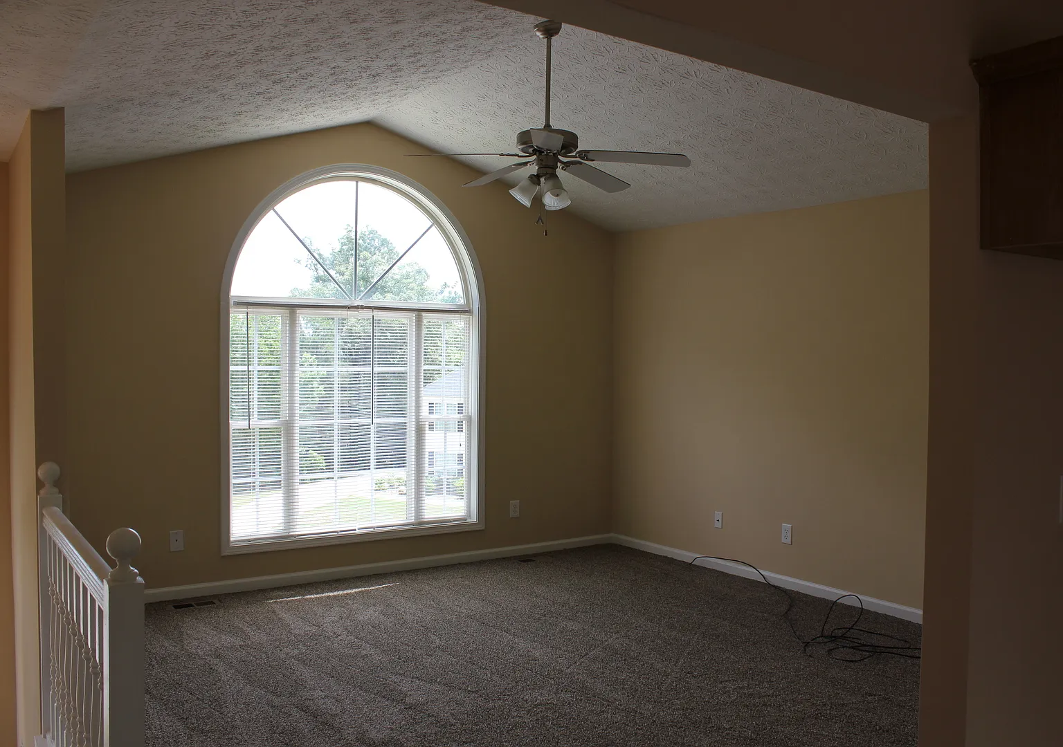 Great 4 Bedroom 2 Bath Home — Photo 2