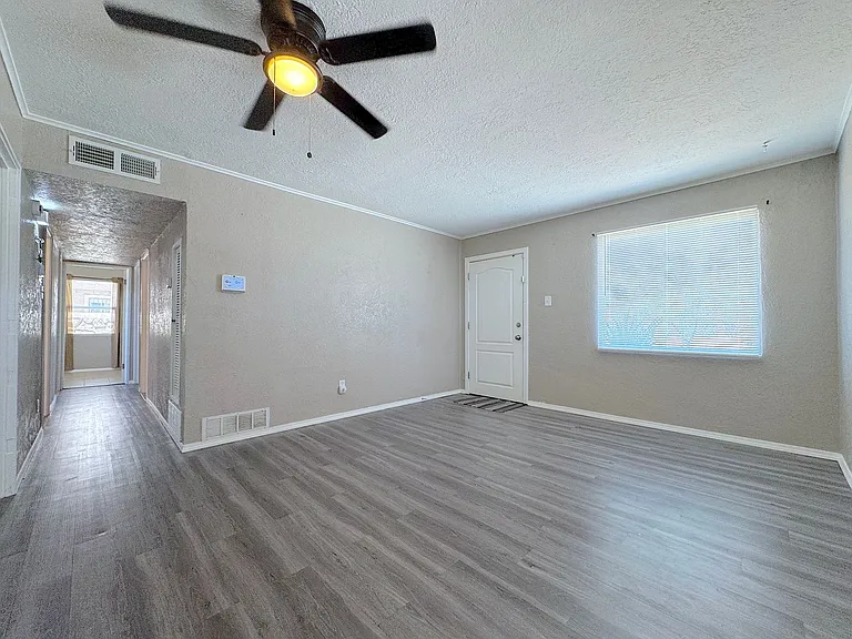 7816 Santa Monica Ct — Photo 4