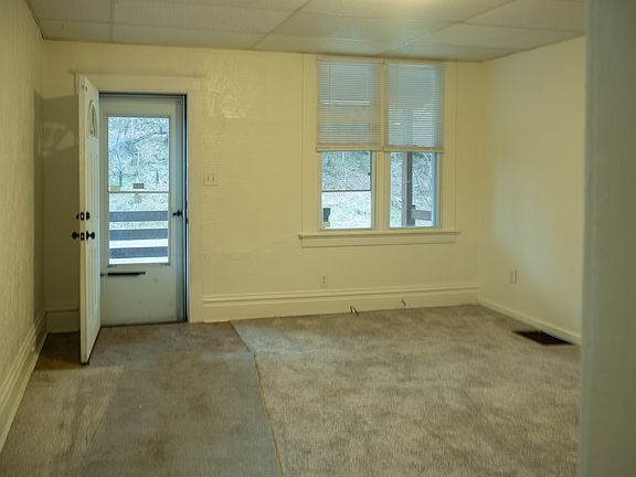 5th image of 706 Stella St
