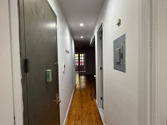 4th image of 308 Troutman St APT 2L