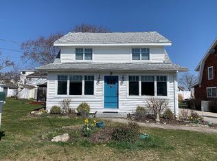 9 Sea Breeze Ave, Niantic, CT 06357
