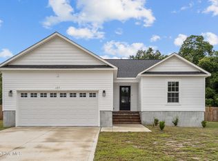 605 Sonata Ct, Richlands, NC 28574