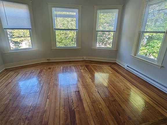 4th image of 20 Young St #22