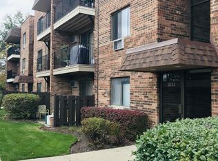 3511 Central Rd APT 201, Glenview, IL 60025