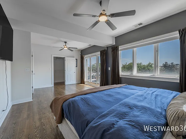 2033 W Superior St #4W — Photo 13