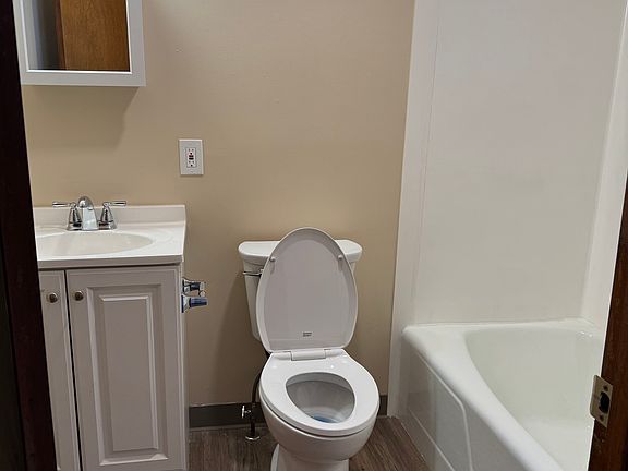 2nd floor bathroom