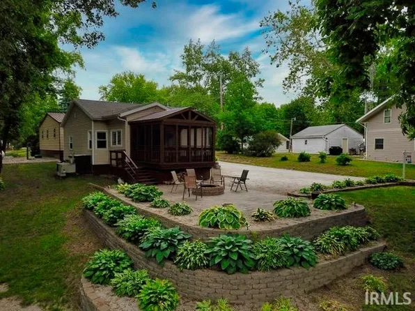6762 E Palmers Dr, Monticello, IN 47960