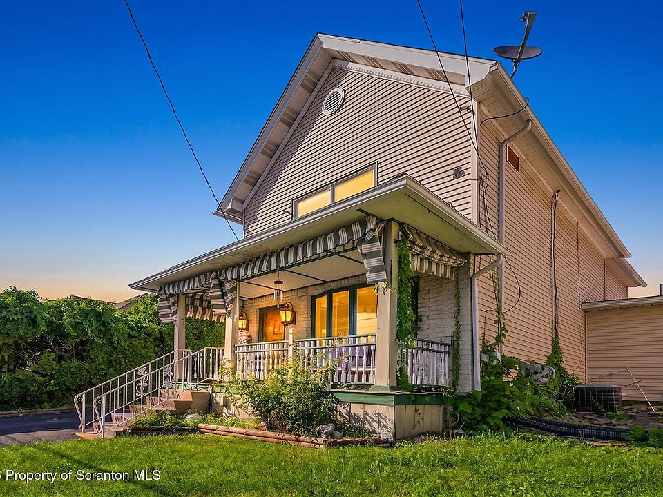 1st image of 305 Cherry St