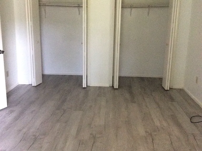 Central Ave — Photo 10